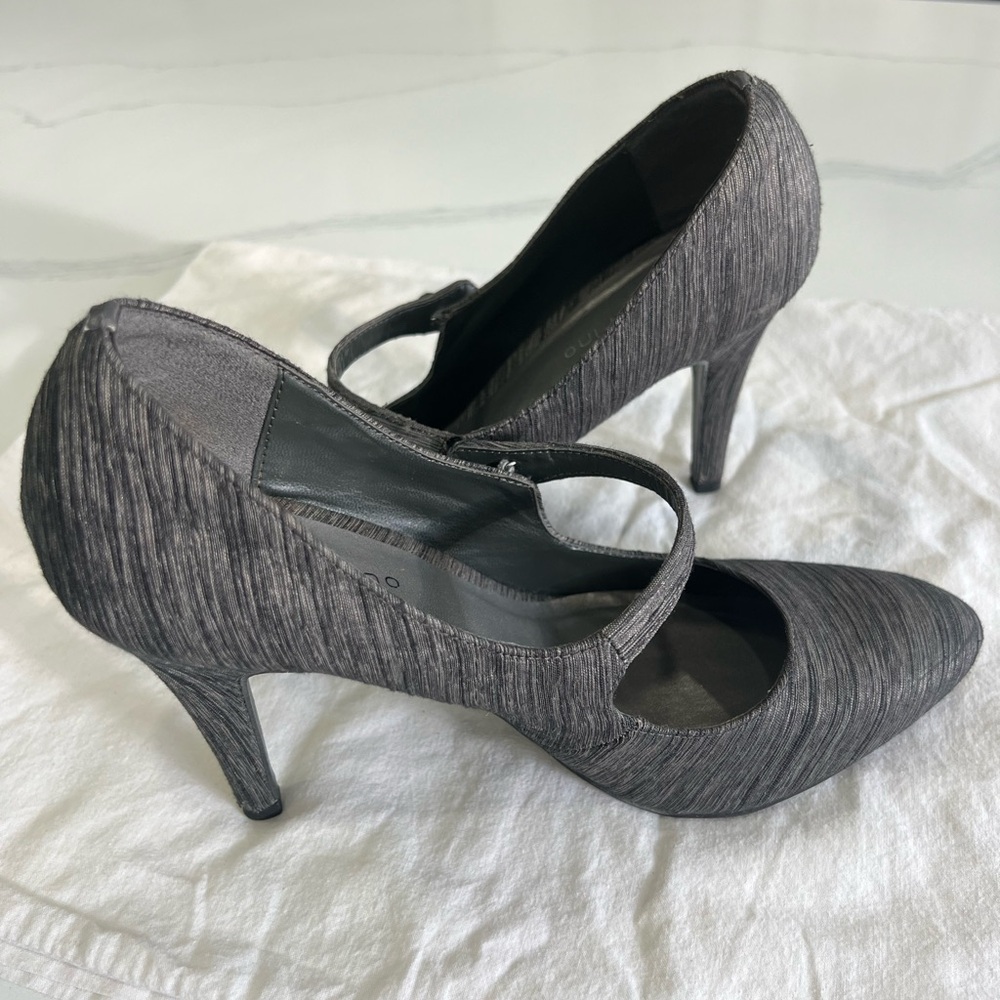 Lovely grey Mary Jane style heels
